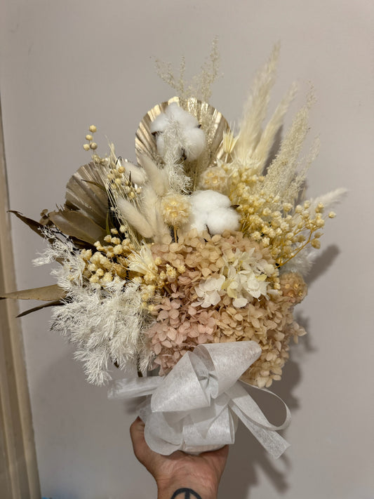 Natural Preserved Everlast Arrangement White/Cream